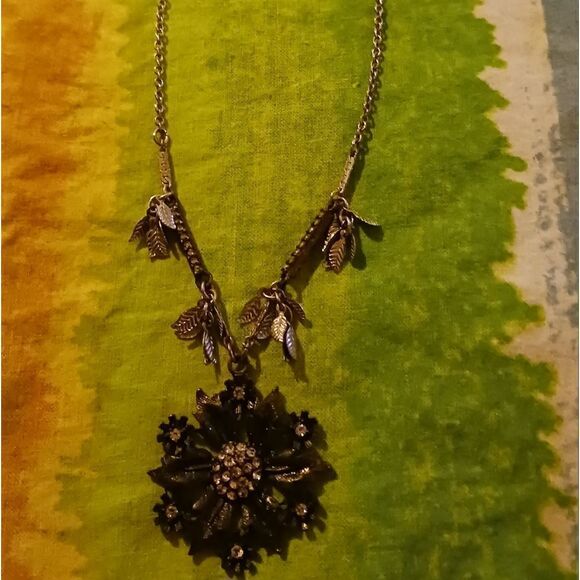 16" necklace with a rhinestone flower pendant - Picture 6 of 11